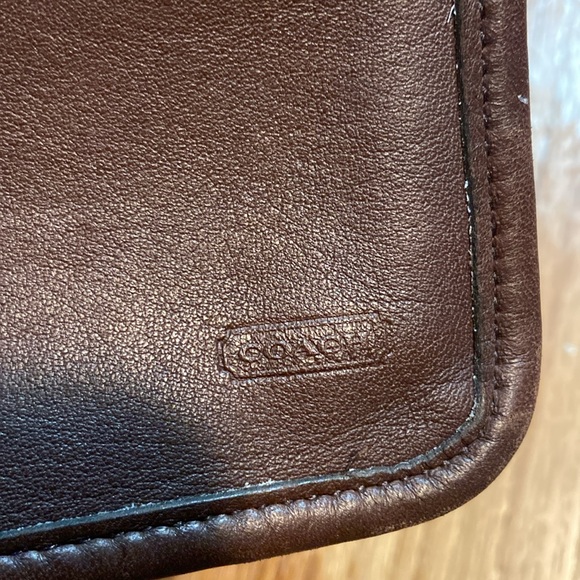Coach pouch brown leather lined on the inside no serial number vintage scratches - Picture 3 of 10